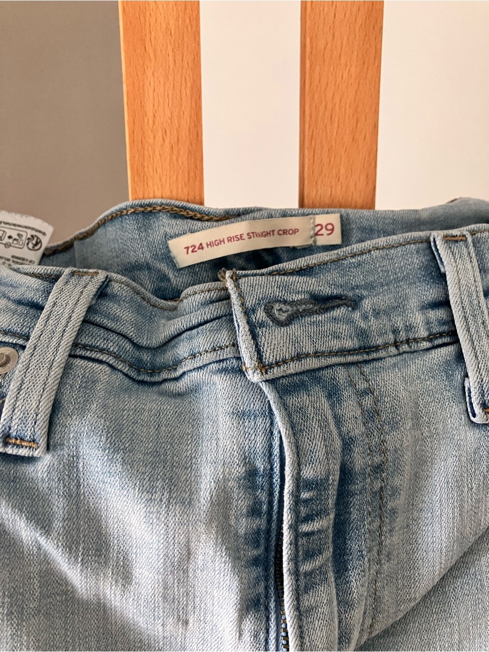 Levi's High-Rise Straight Crop Jeans - Light Blue Wash